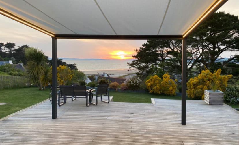 Pergotoile aluminium Kiclos avec vue mer