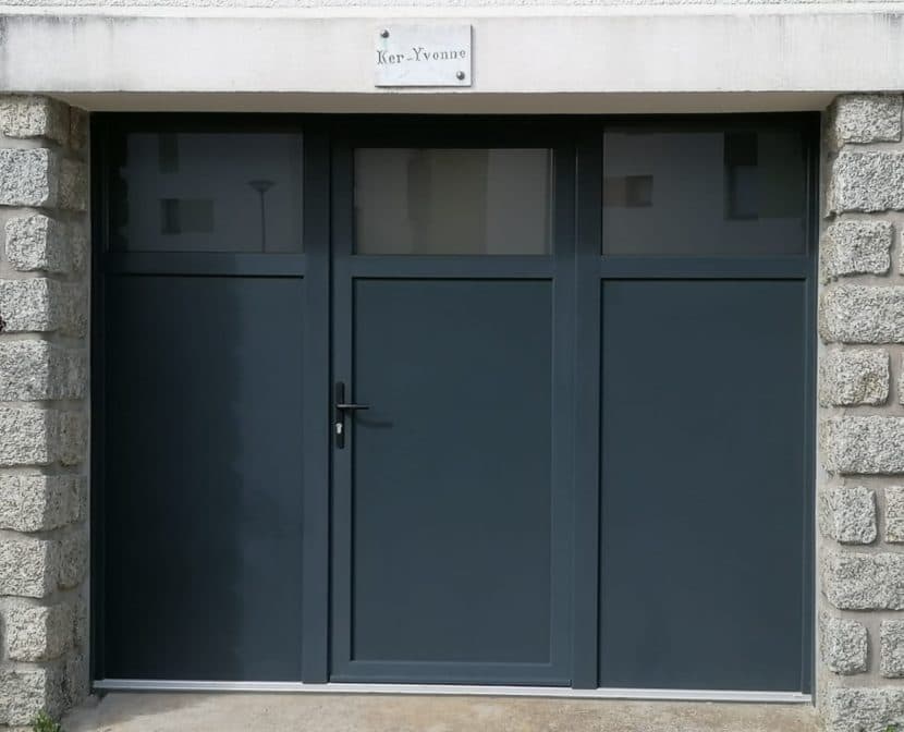 Porte de garage pliante ou battante en alu ou en PVC