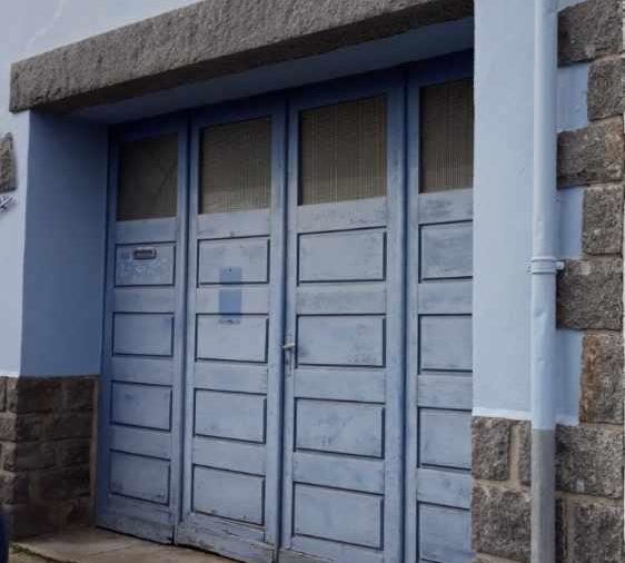 Porte de garage pliante, avant