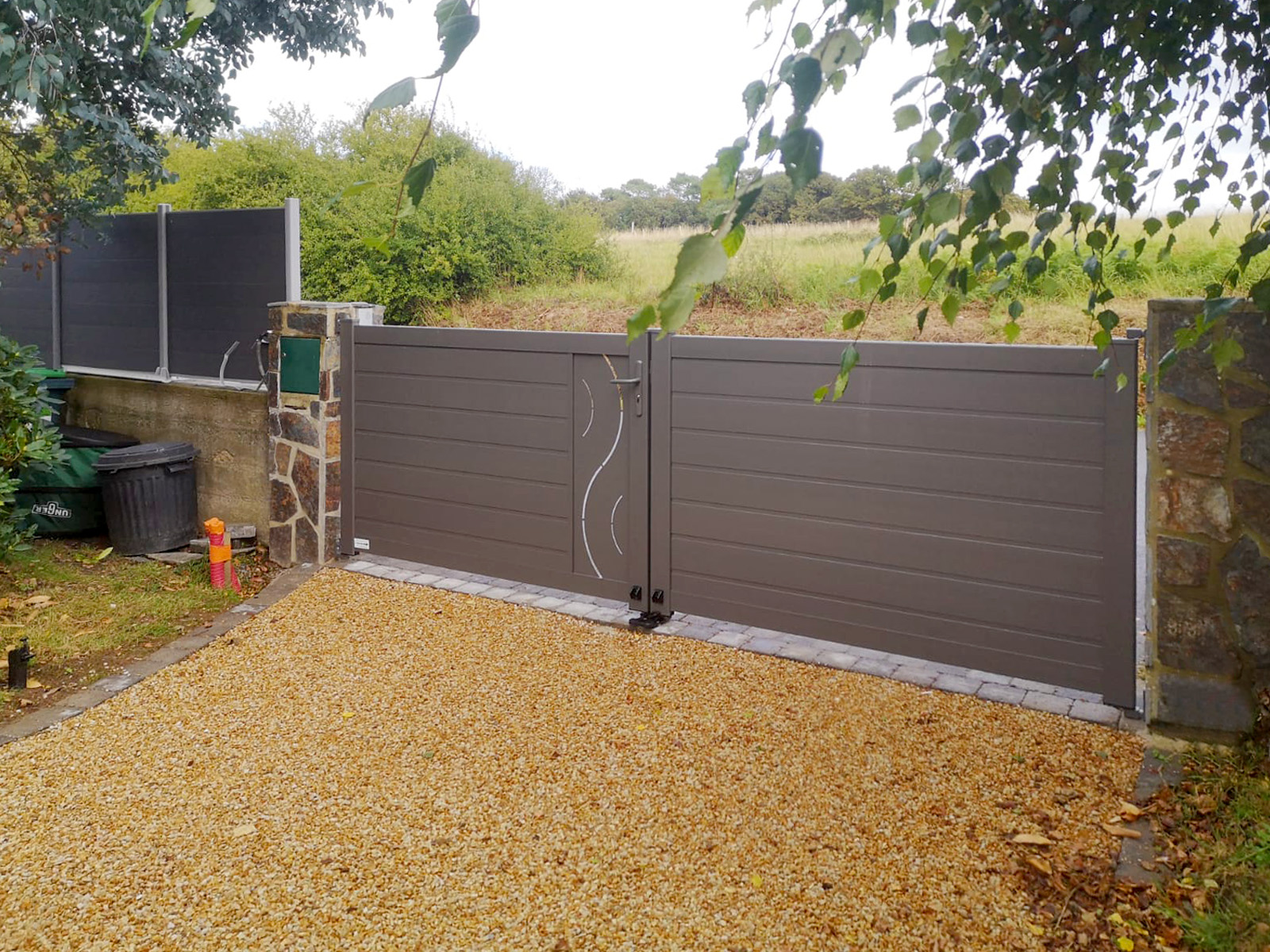 Portail fusain déco