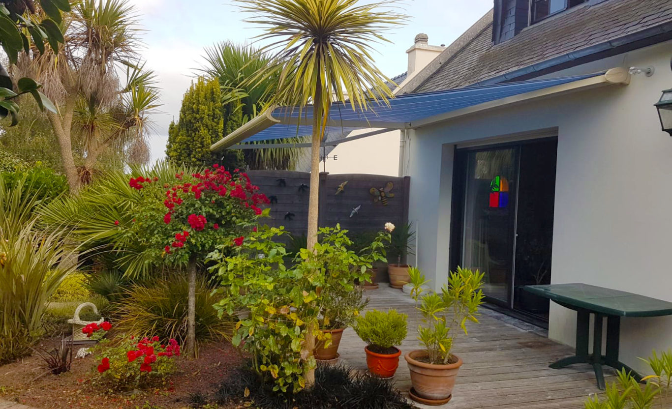 Store banne ouvert terrasse