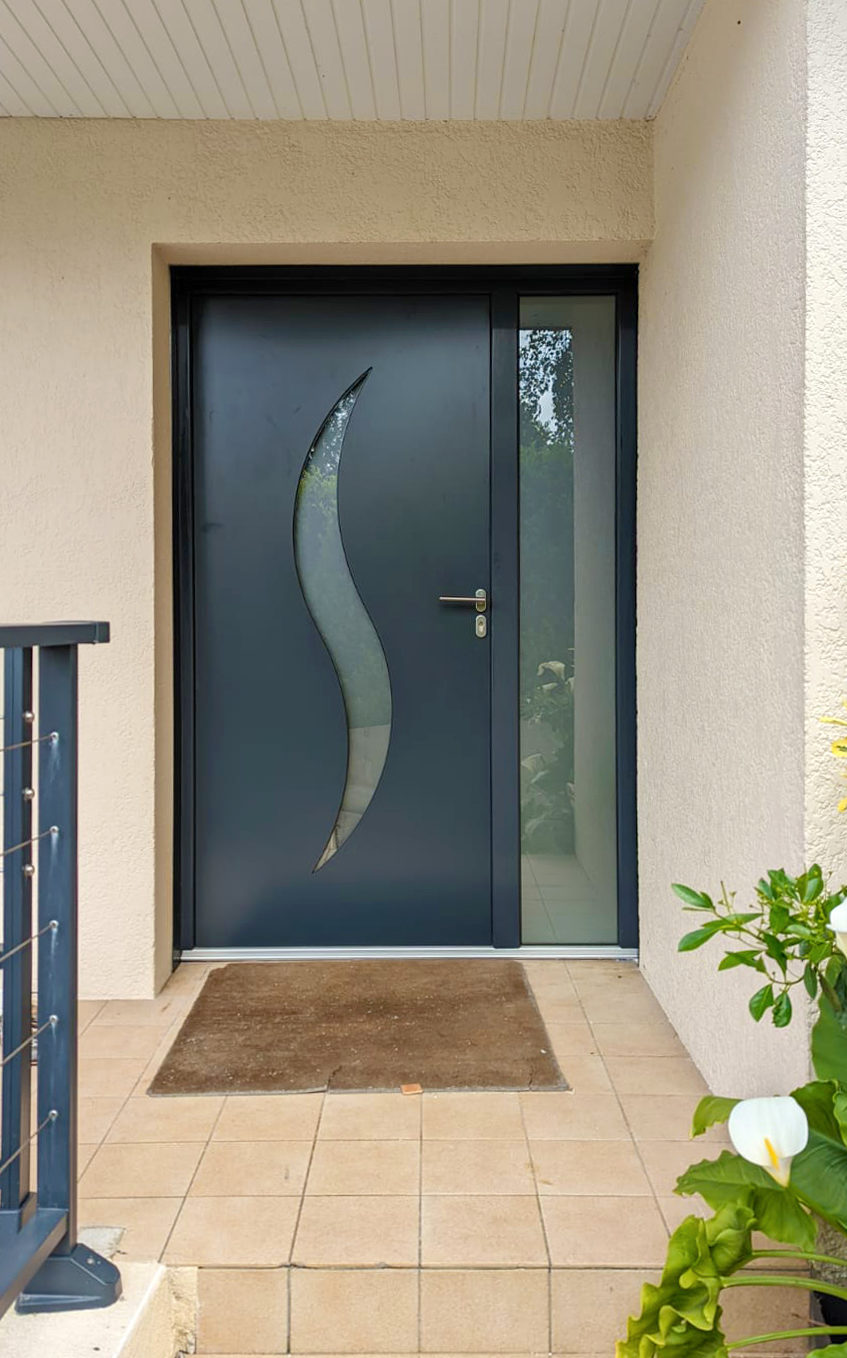 Réalisation Kiclos – Porte d'entrée design anthracite