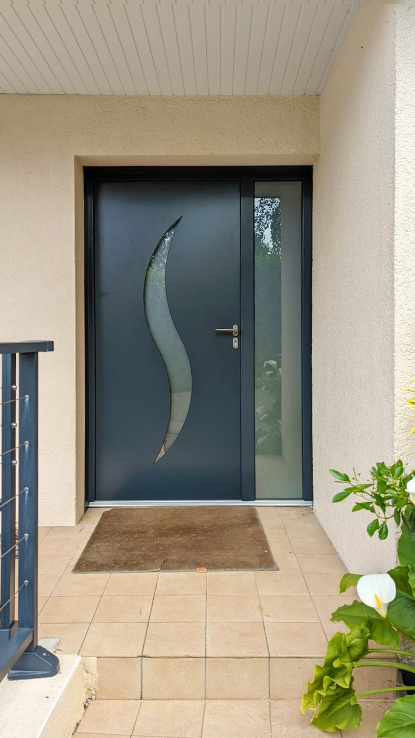 Réalisation Kiclos – Porte d'entrée design anthracite