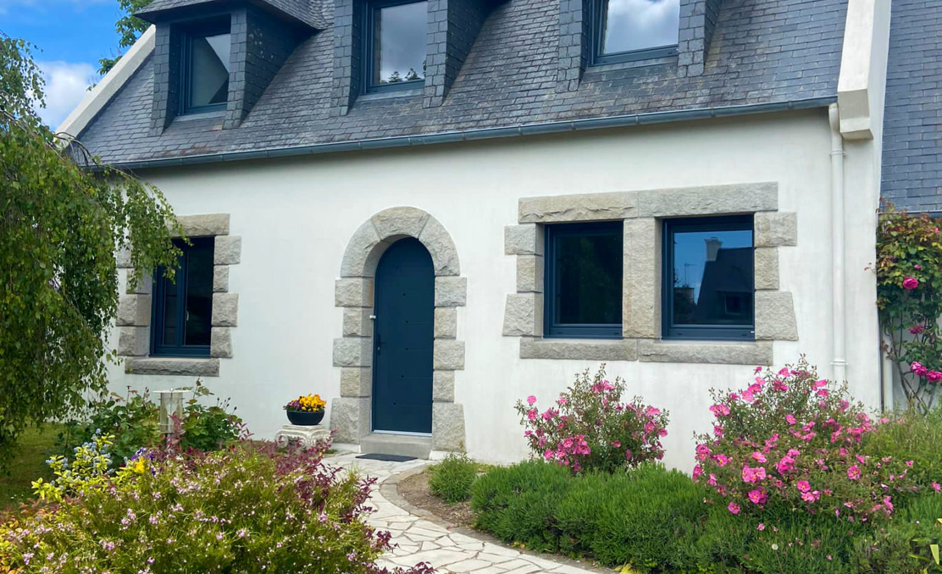 Réalisation Kiclos – Porte d'entrée, fenêtres, couleur gris