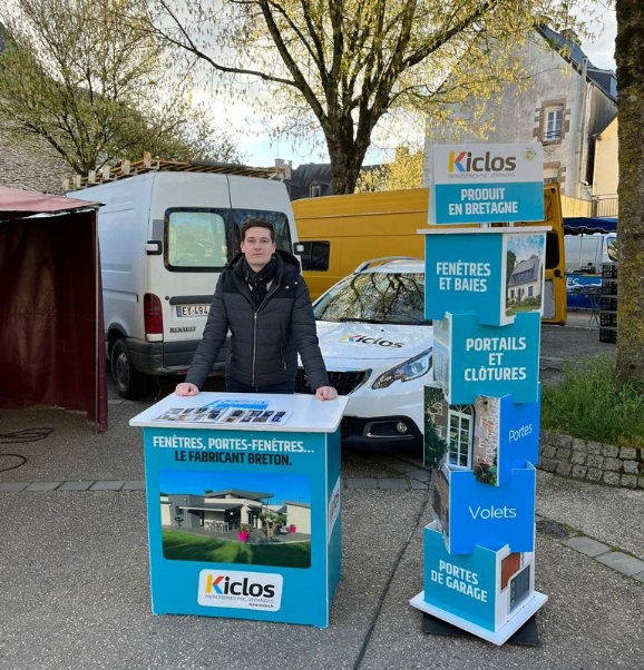 Stand Kiclos au marché de Josselin