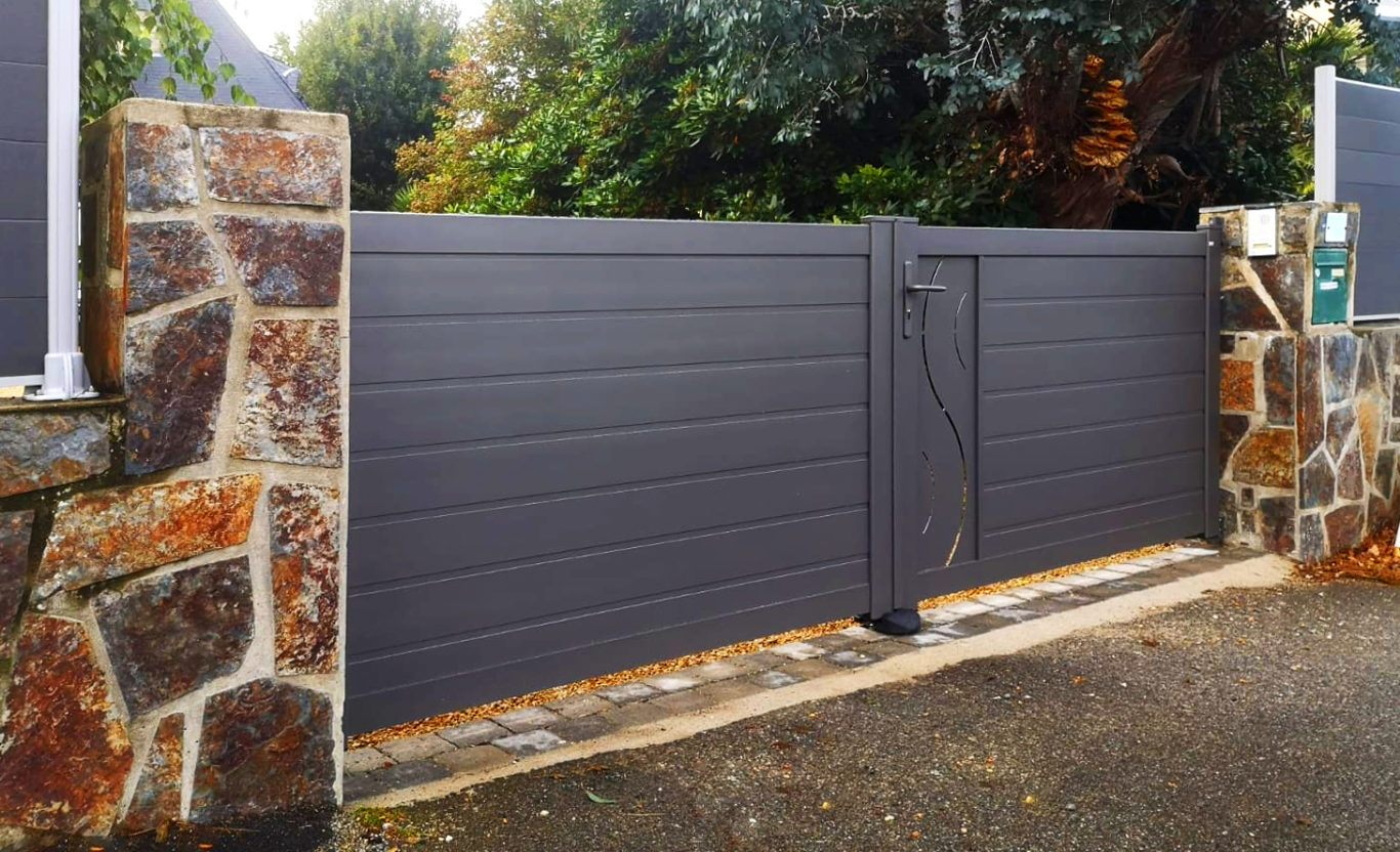 Portail battant fusain