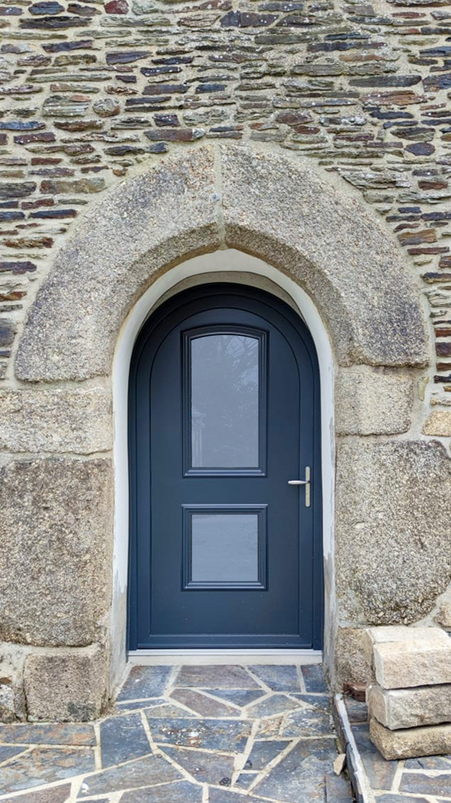 Porte cintrée avec partie vitrée Kiclos