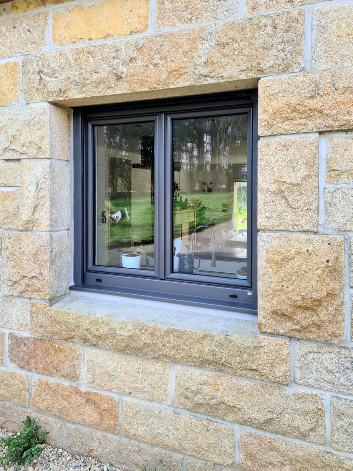 Kiclos fenêtre PVC anthracite