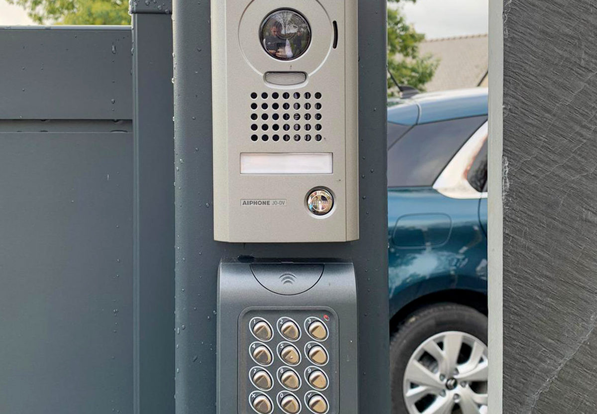 Kiclos Visiophone airphone sur portail coulissant anthracite