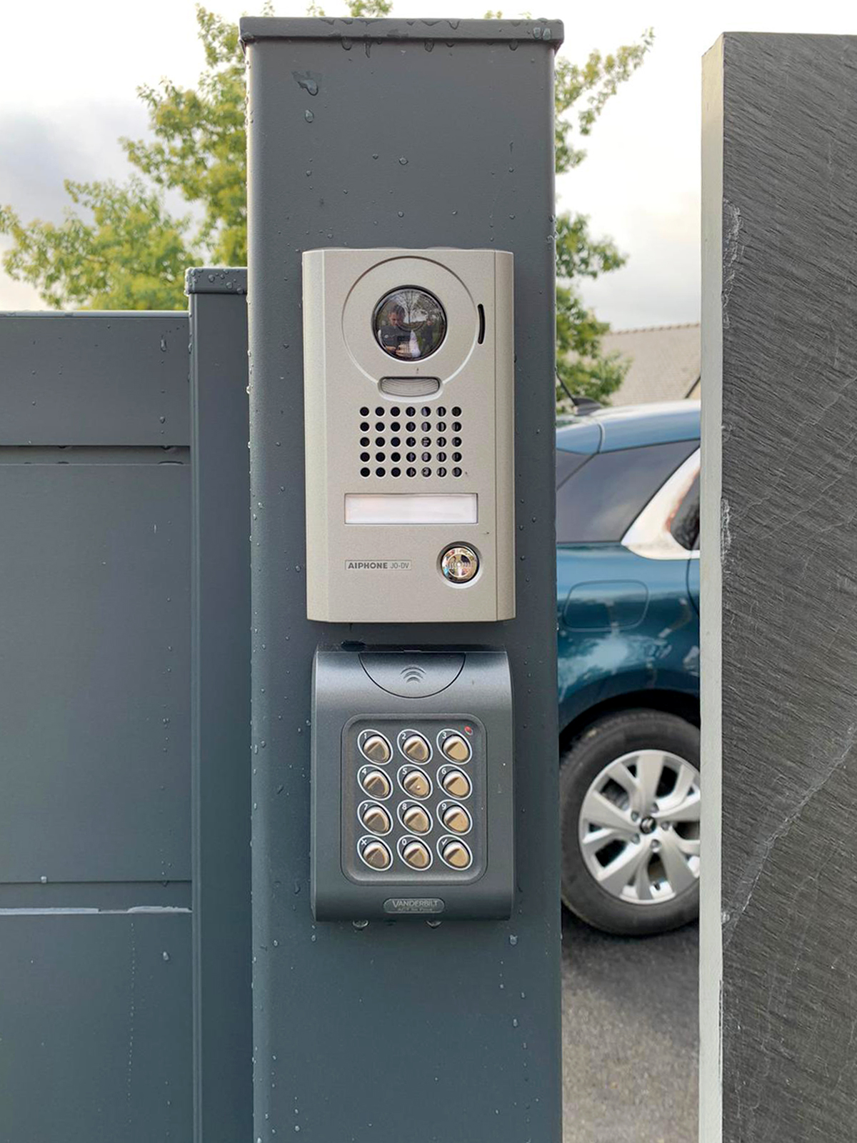 Kiclos Visiophone airphone sur portail coulissant anthracite