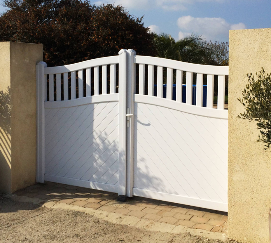 Kiclos portail battant blanc en PVC