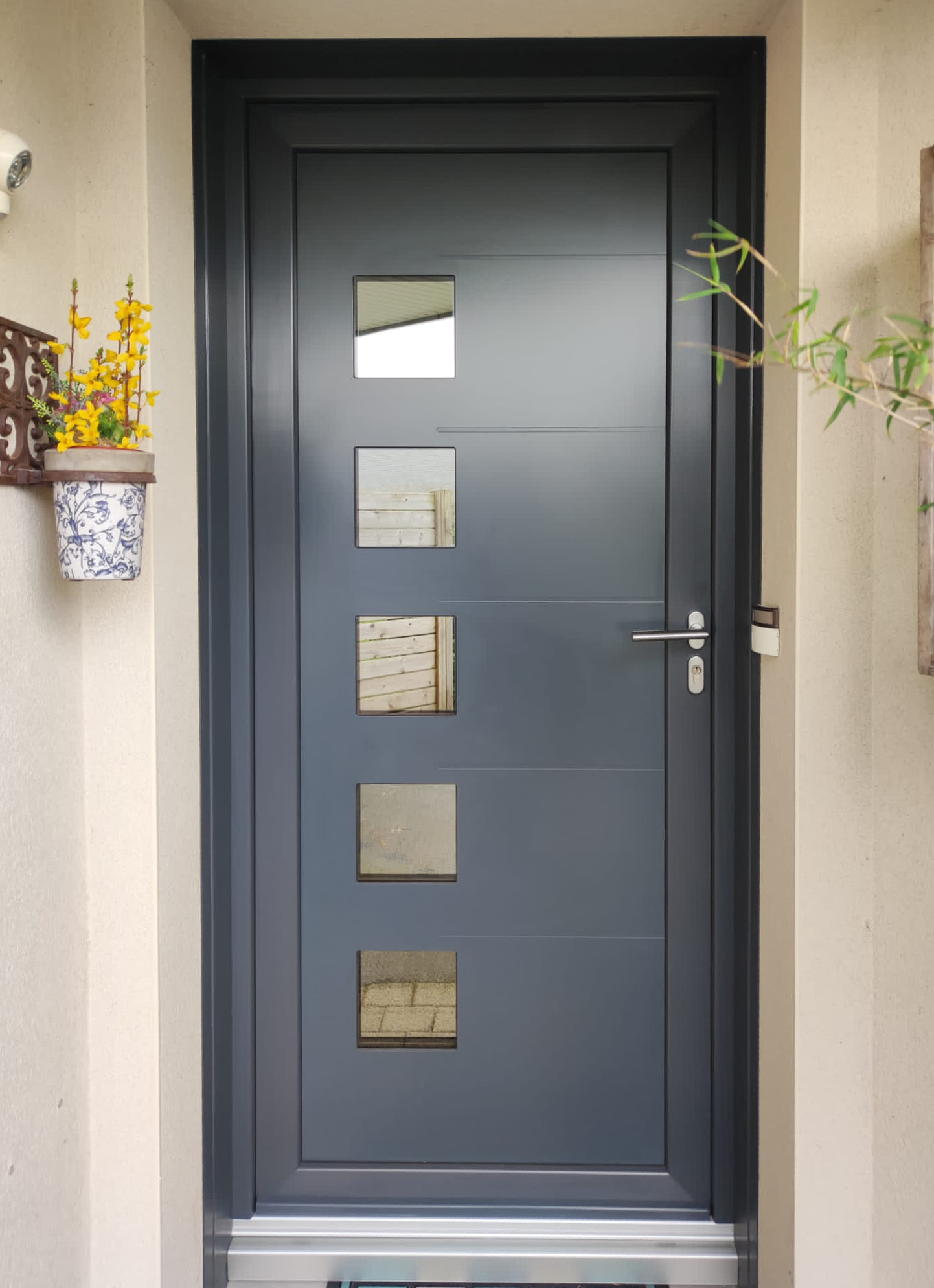 Kiclos porte d'entrée gris anthracite en PVC