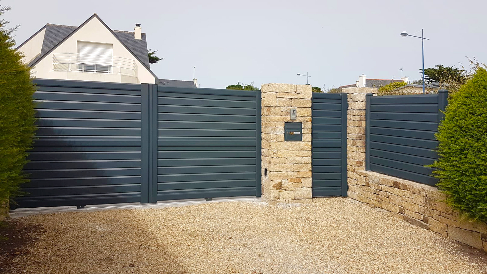 Clôture, portillon et portail coulissant PVC anthracite