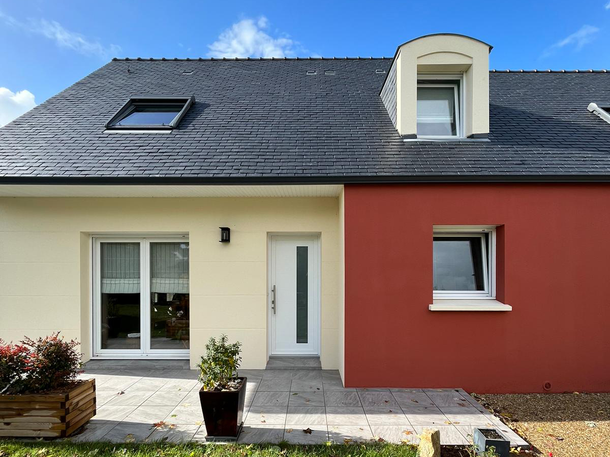 Porte d'entrée, baie vitrée, vélux et fenêtre en PVC blanc Kiclos