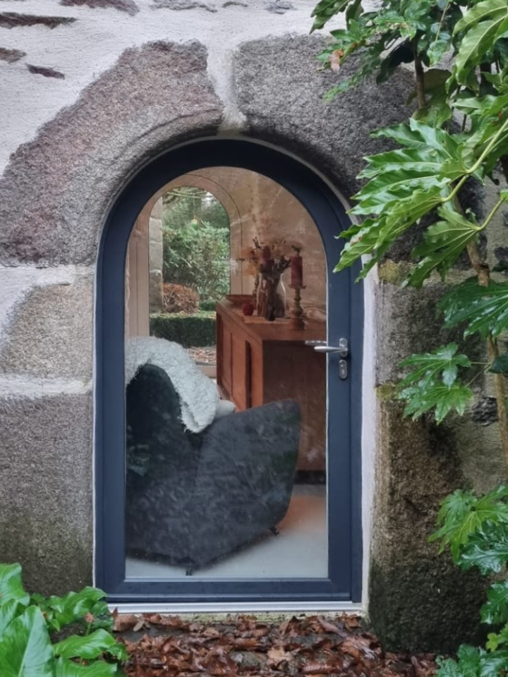 Porte de service vitrée en PVC anthracite Kiclos