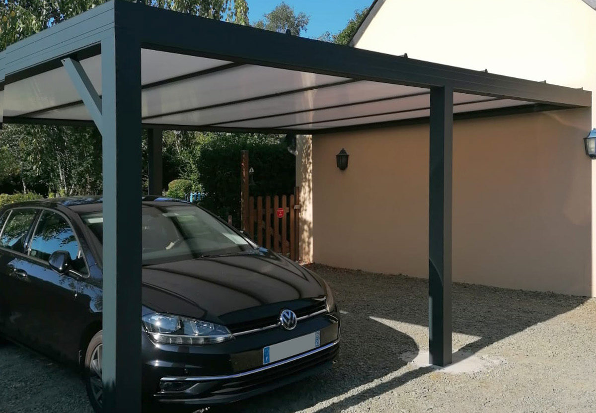 Carport anthracite avec voiture