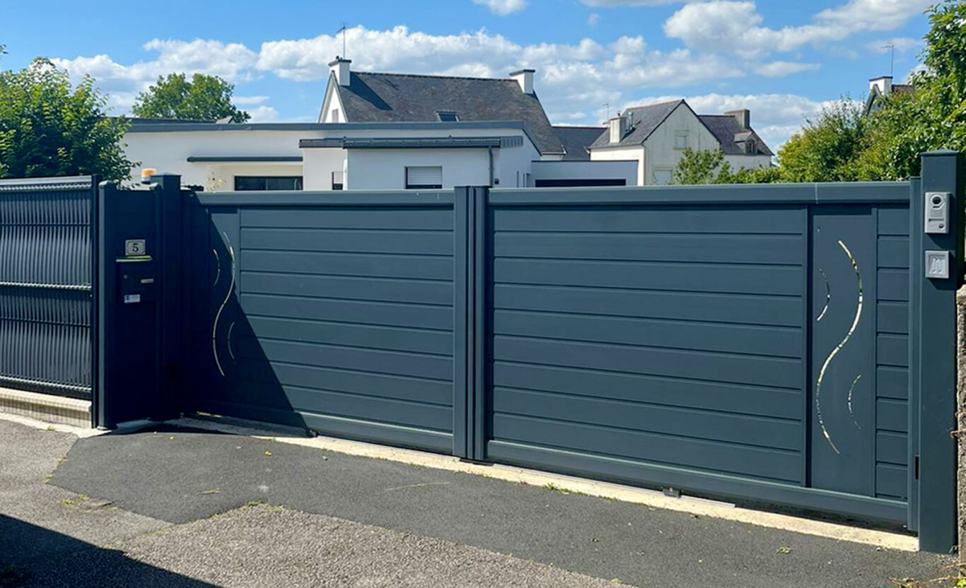 Kiclos - Portail coulissant électrique PVC gris anthracite - Domotique