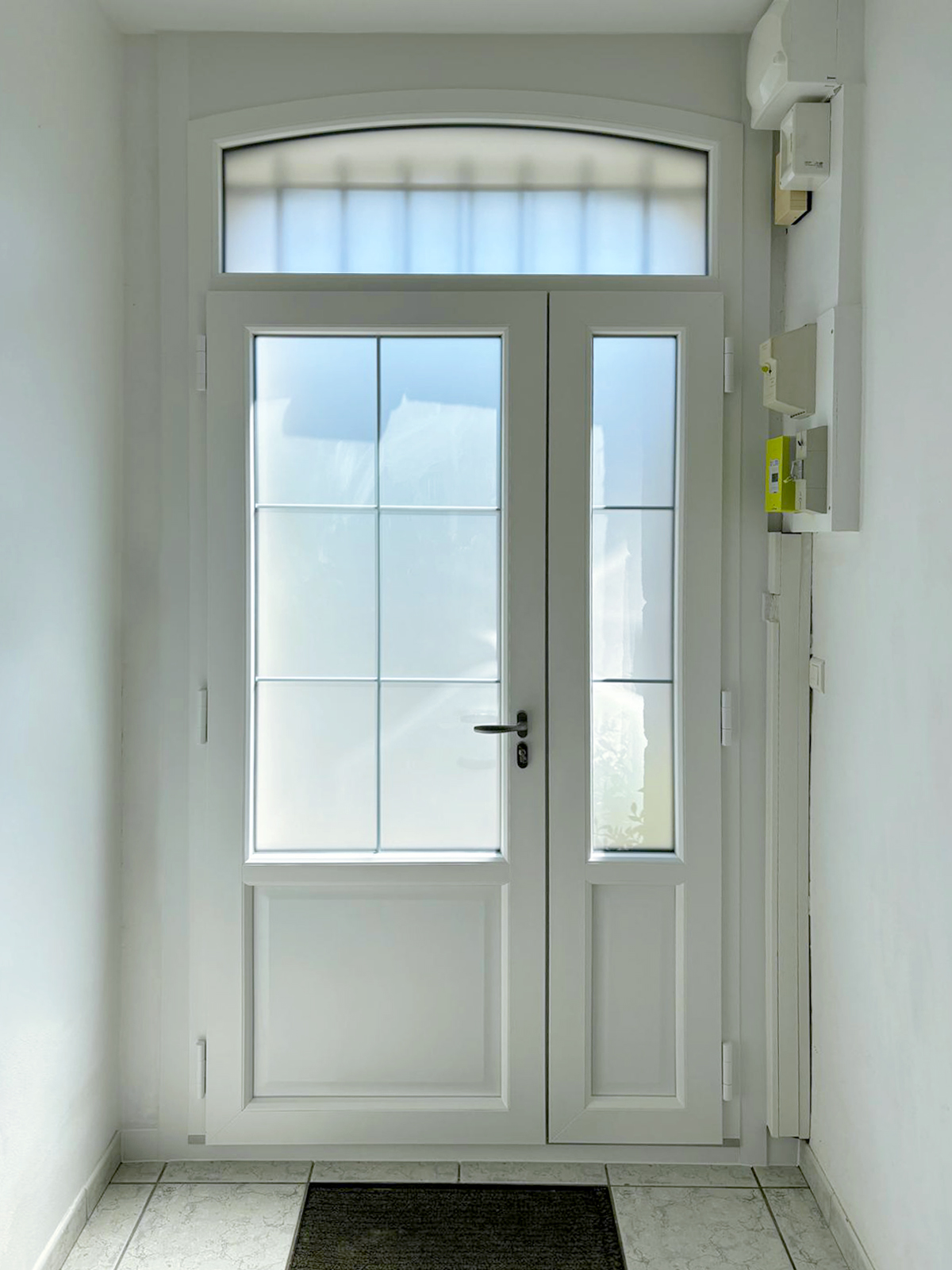 Kiclos - Porte vitrée en PVC blanc - Vue intérieur