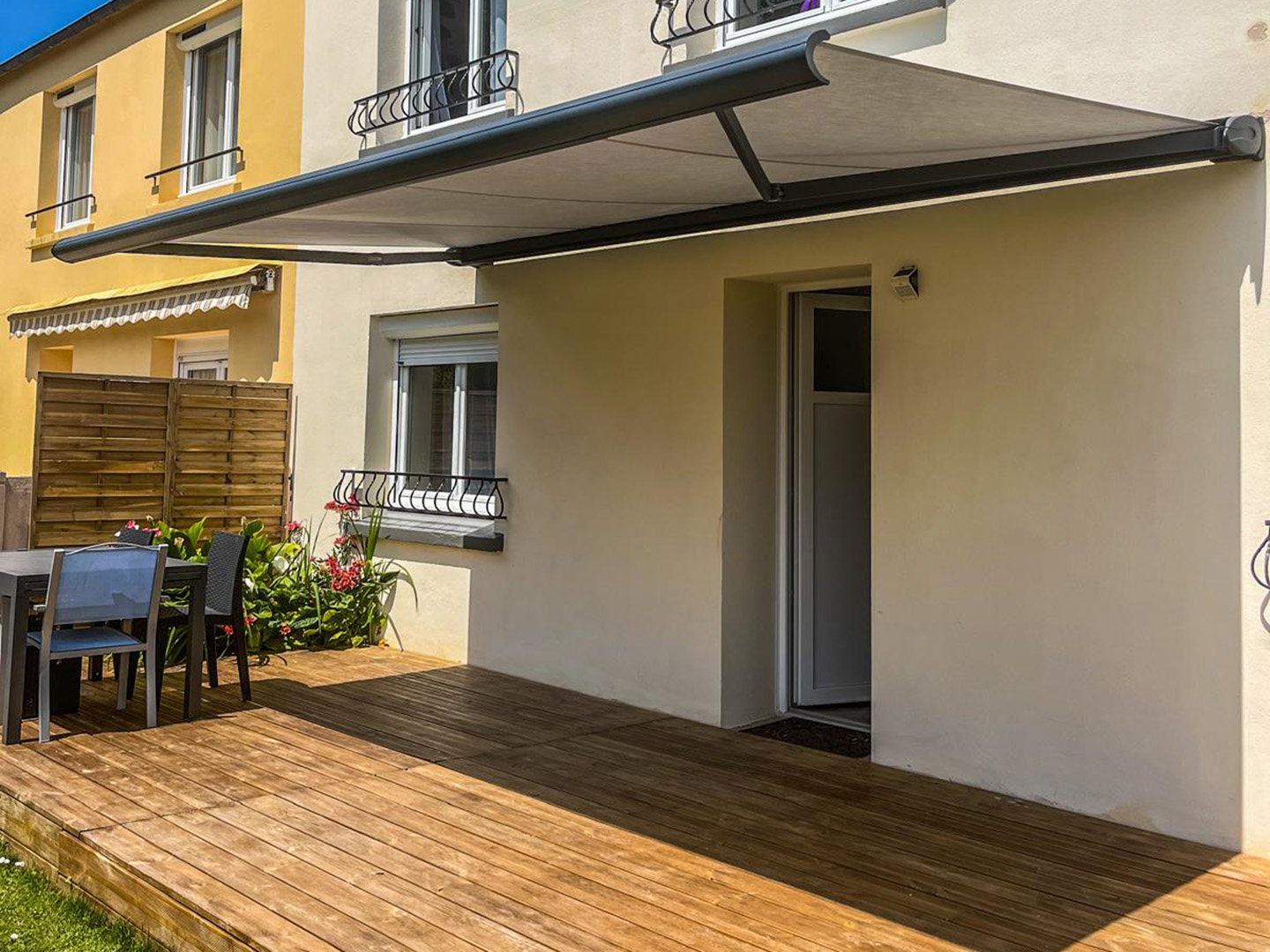 Kiclos - Store-banne gris anthracite et toile blanche