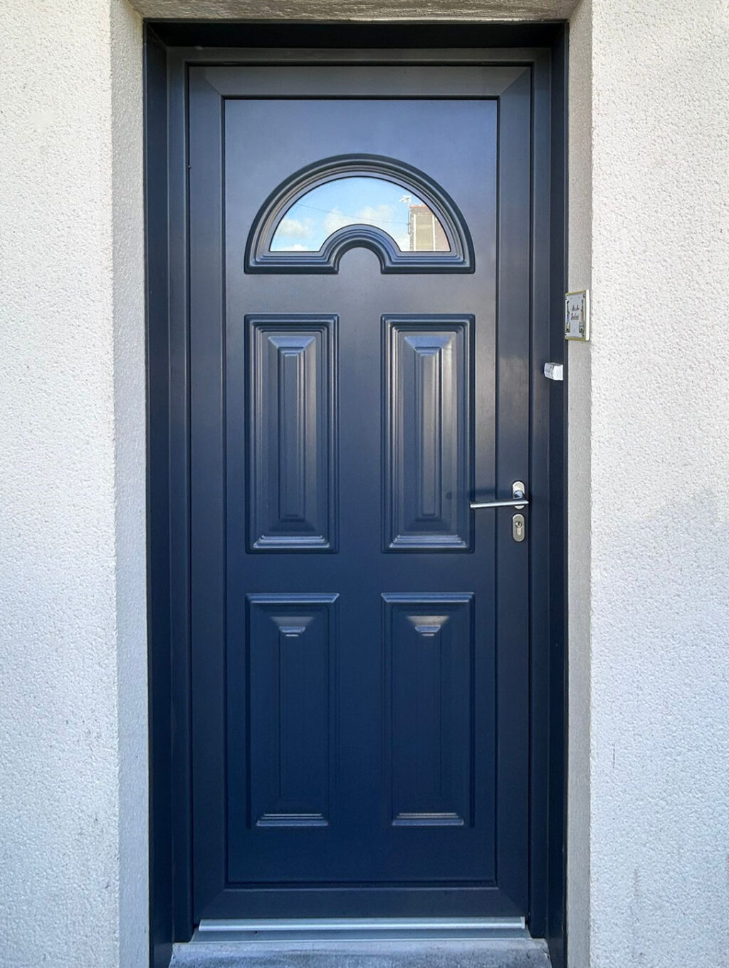 Porte d'entrée traditionnelle Kiclos en PCV bleu marine
