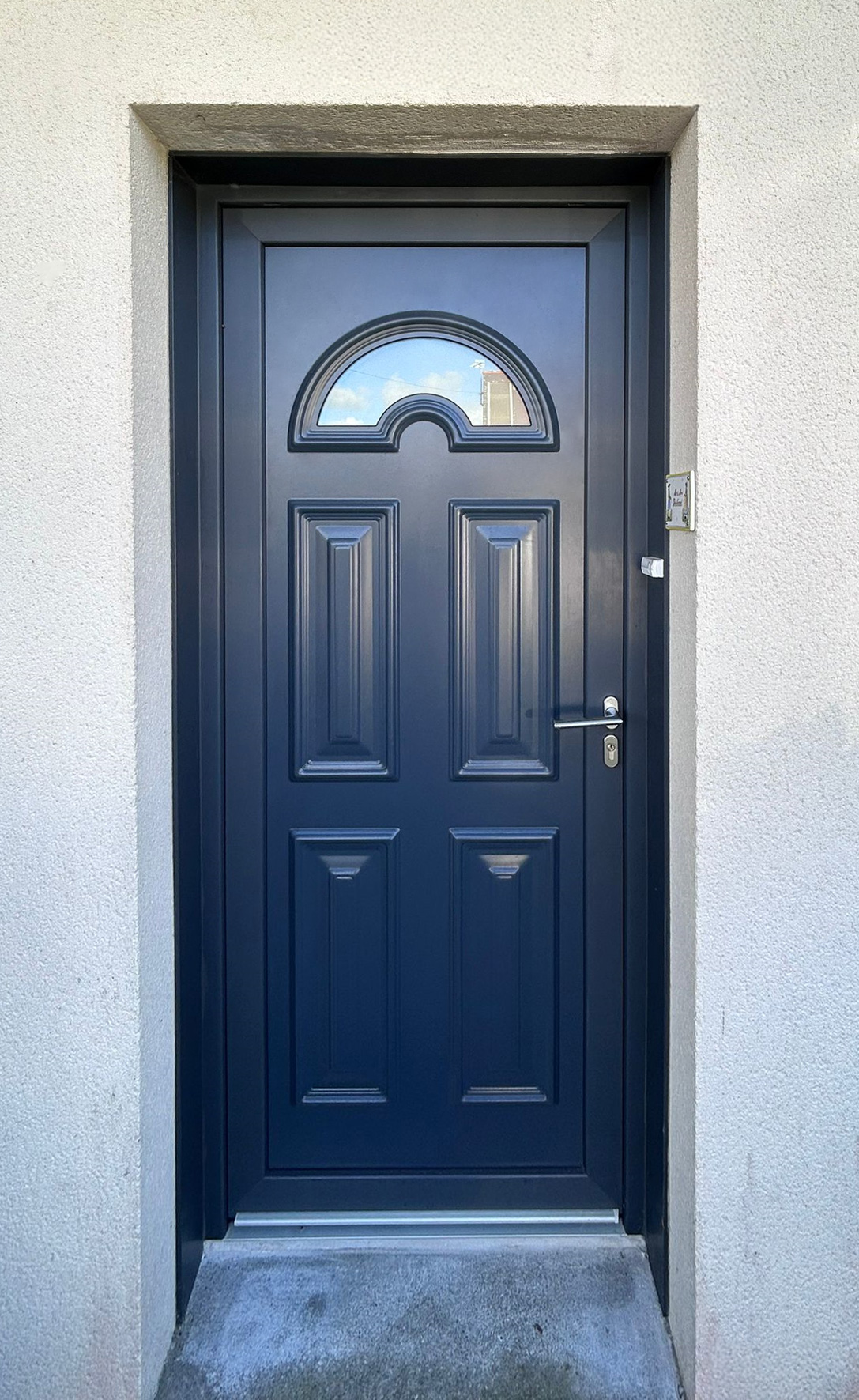 Porte d'entrée traditionnelle Kiclos en PCV bleu marine