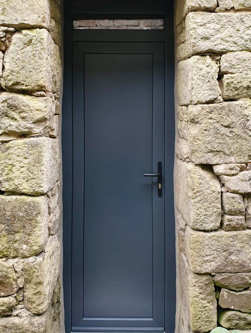 Porte de service Kiclos en PVC gris anthracite