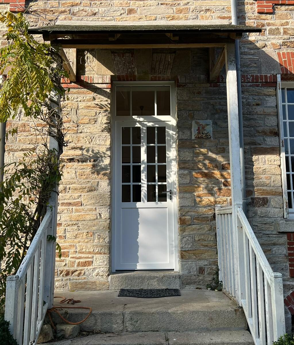 Porte d'entrée vitrée en PVC blanc Kiclos