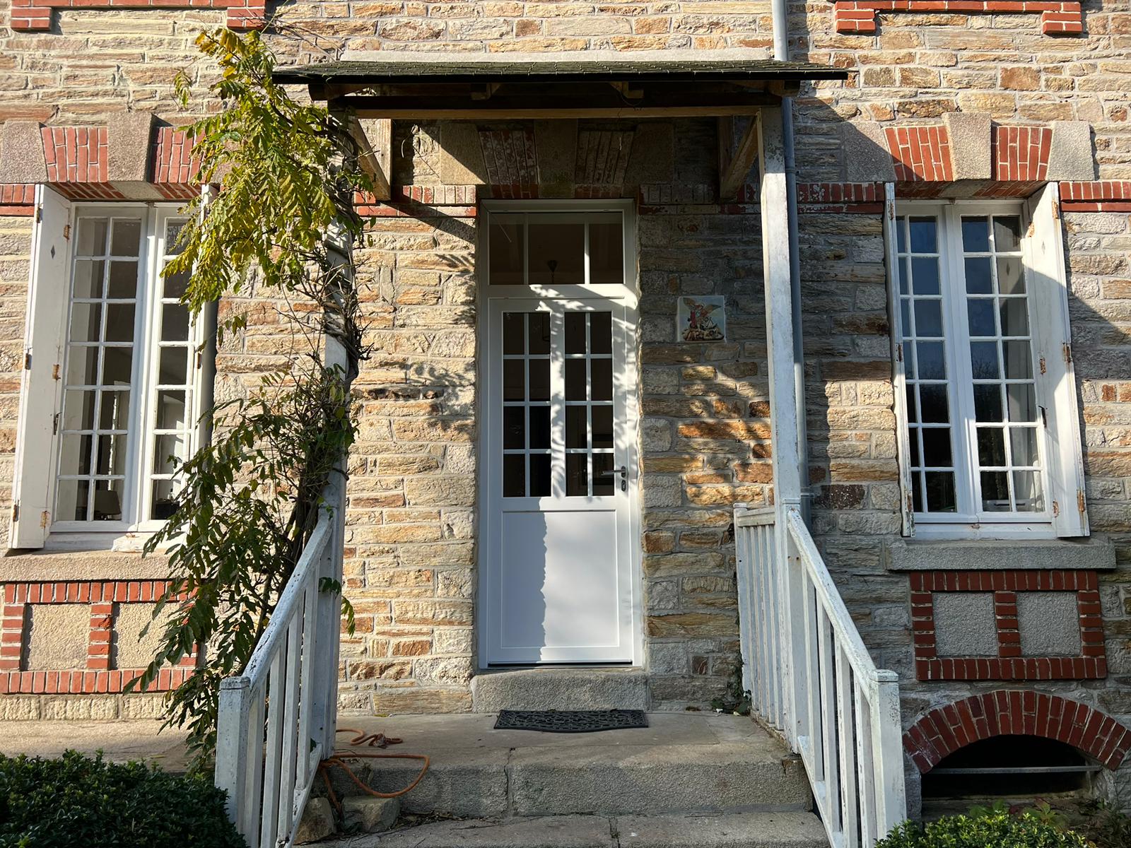 Porte d'entrée vitrée en PVC blanc Kiclos