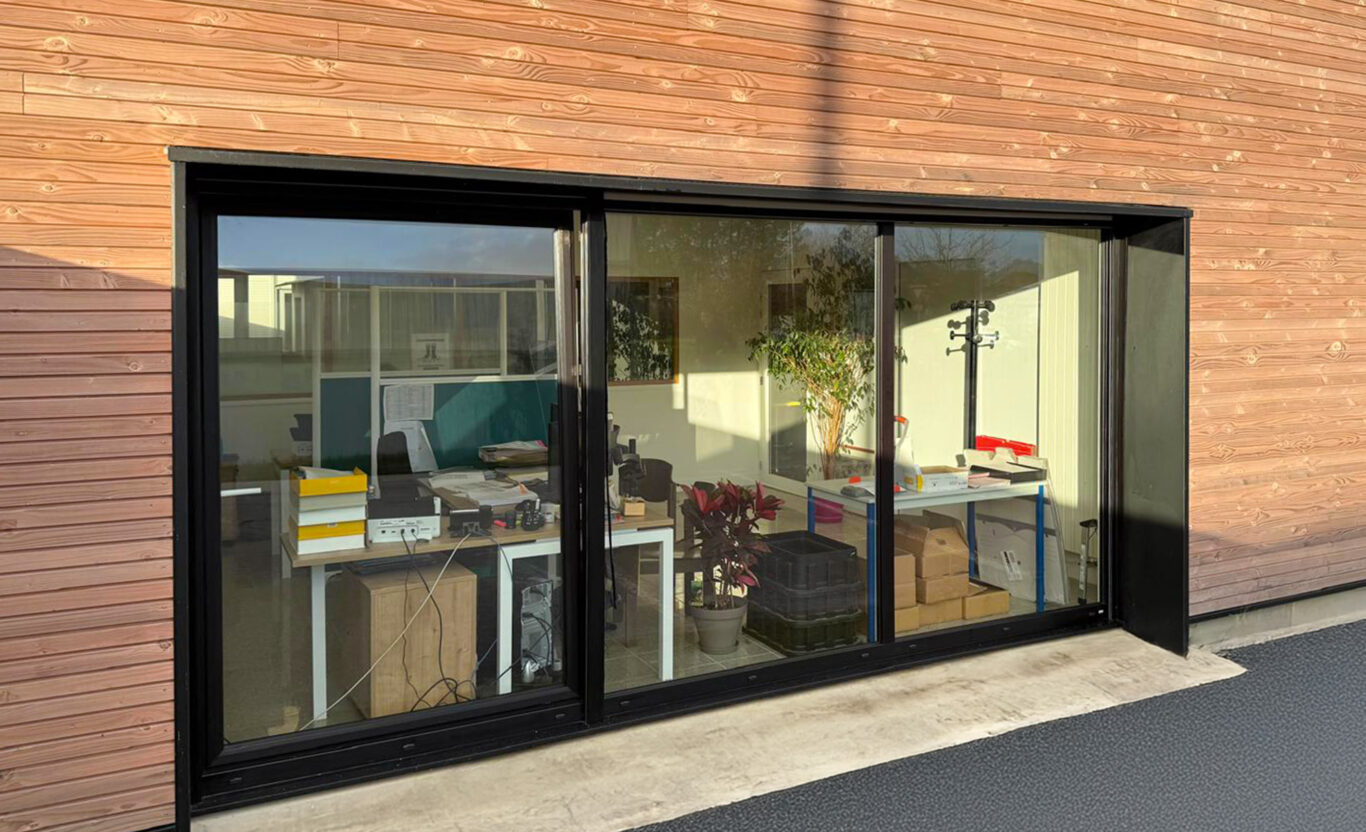 porte-fenetre avec ouvertures oscillo-battantes