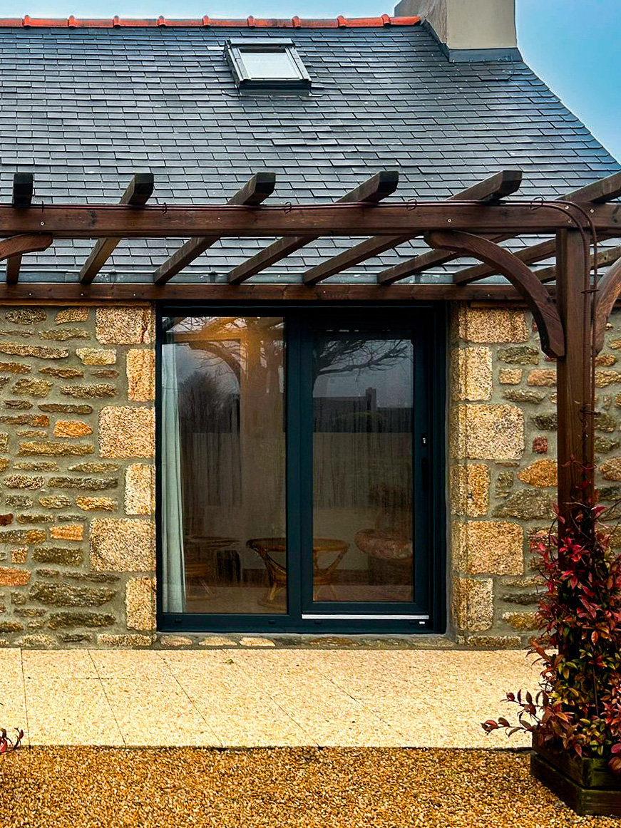 baie vitree coulissante a translation pvc noir