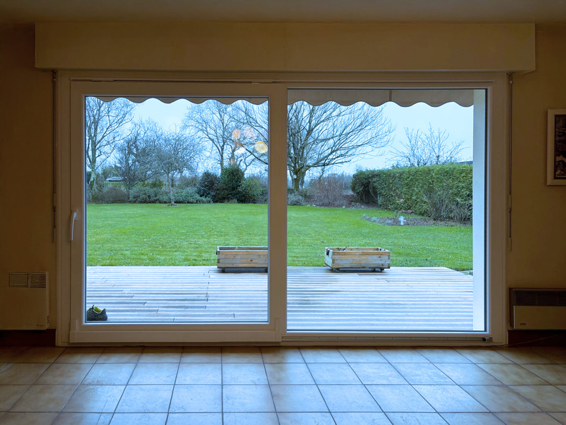 installation d'une baie vitree a translation blanche kiclos