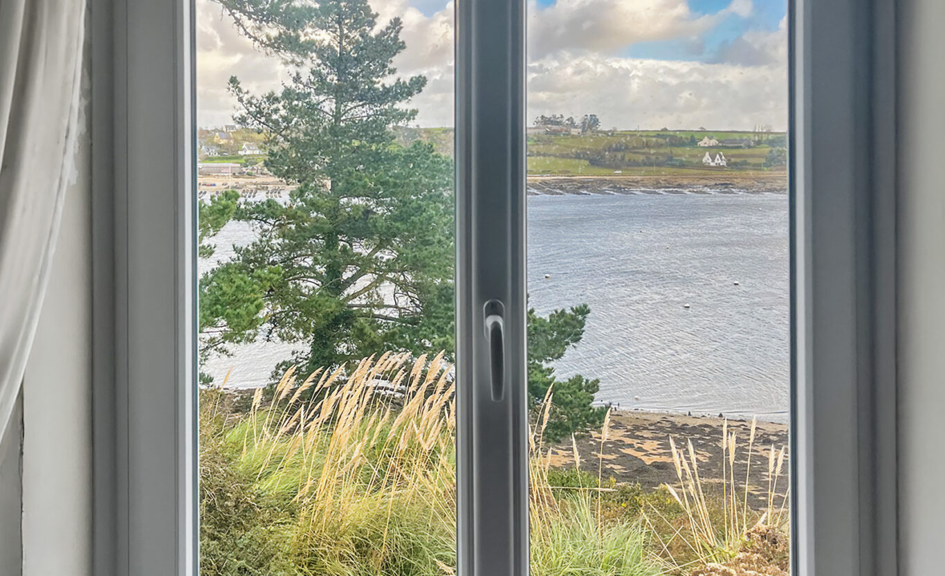 fenetre en pvc blanc vue interieure