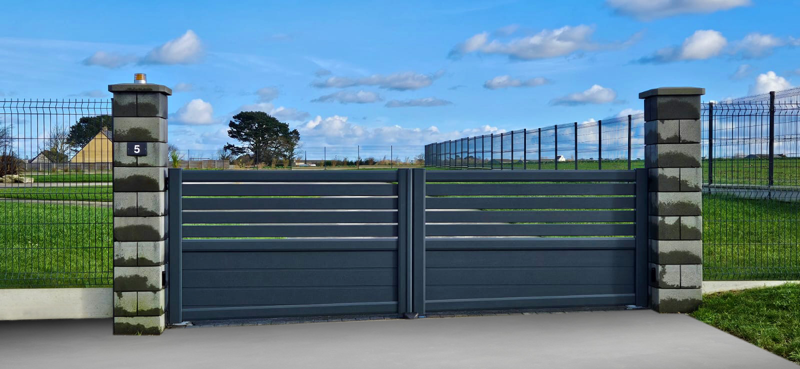 portail electrique sur seuil incline regulateur de pente en pvc gris anthracite