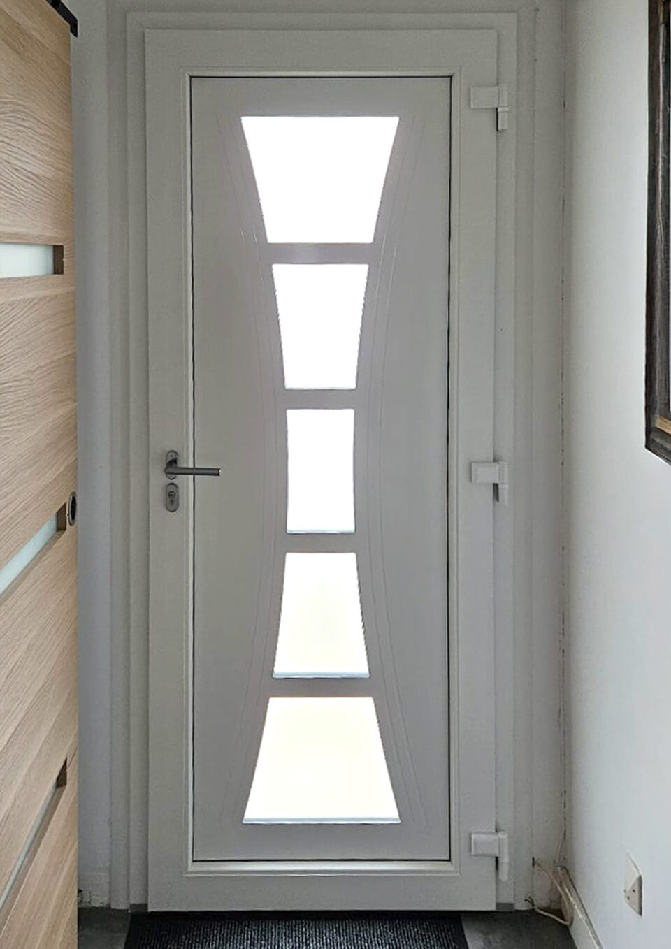 porte entree en aluminium interieur blanc