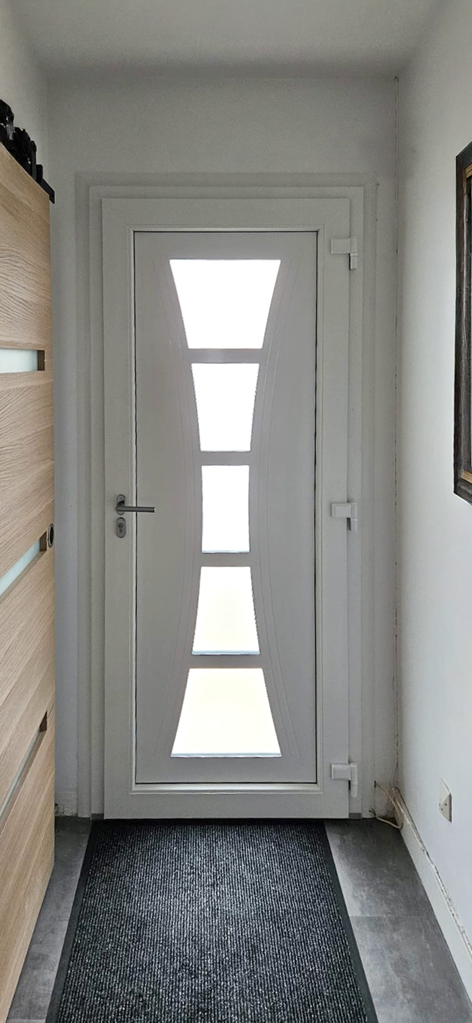 porte entree en aluminium interieur blanc