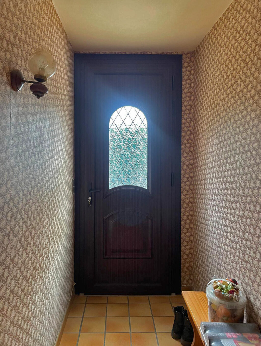 porte d'entree plaquee bois acajou et decor plomb vue interieure kiclos