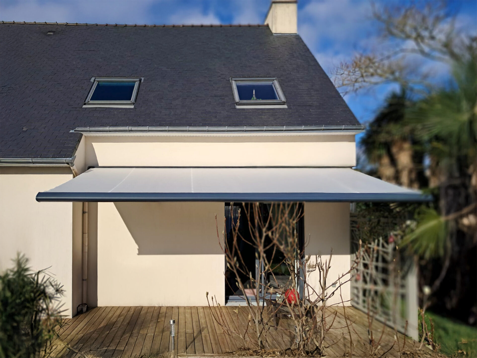 store banne armature grise et toile écrue kiclos