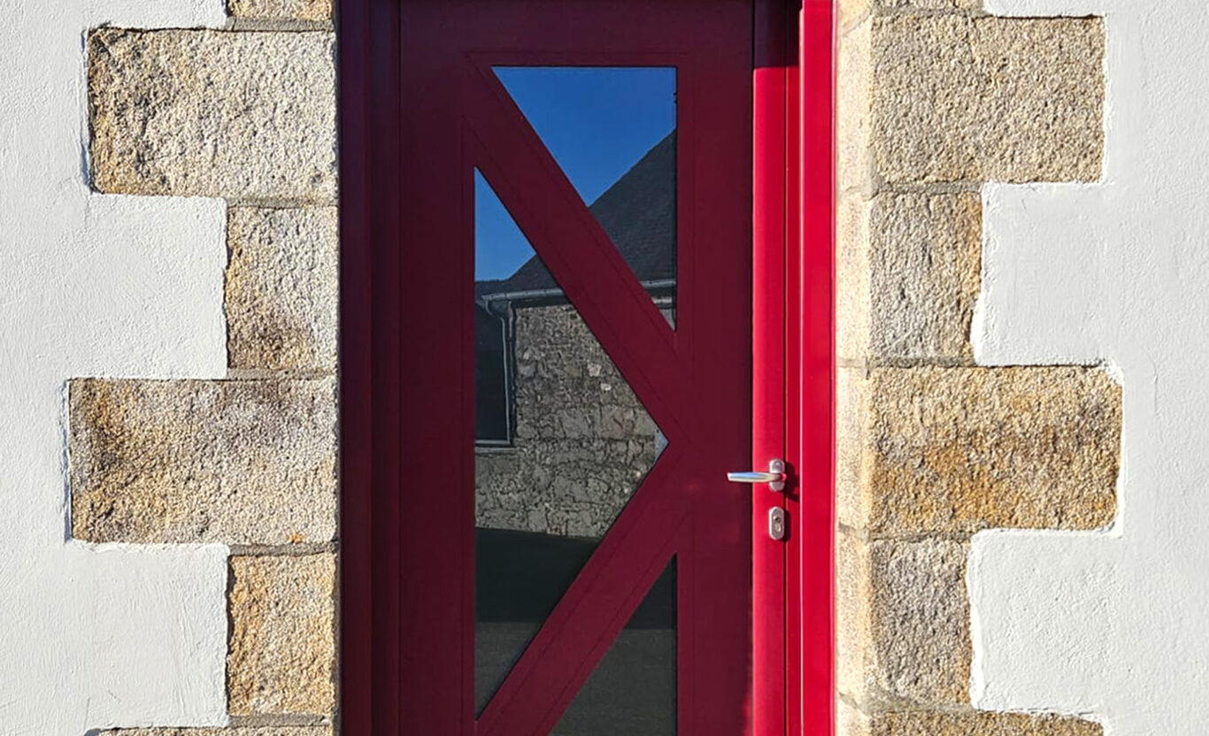 porte d'entree volets roulants solaire en pvc rouge kiclos