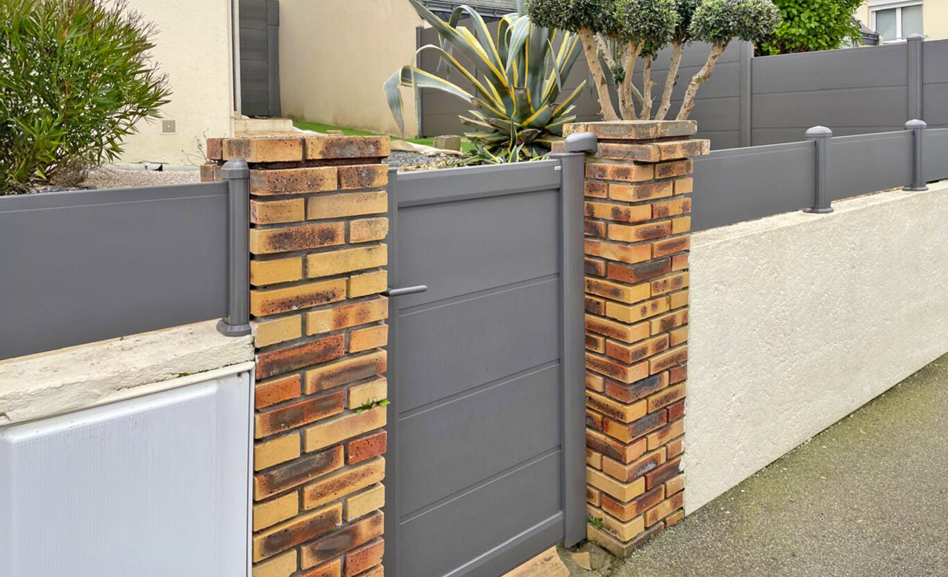 portillon et cloture kiclos en pvc gris