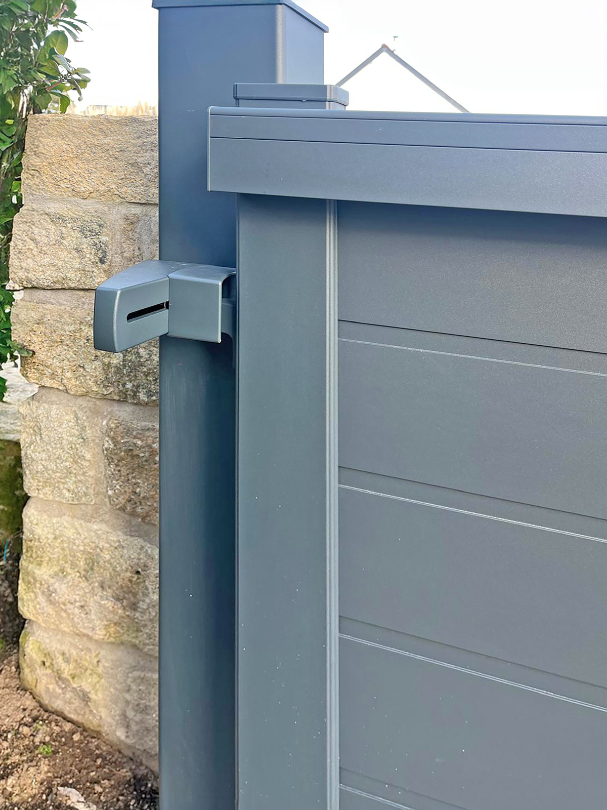 portillon en aluminium gris anthracite focus