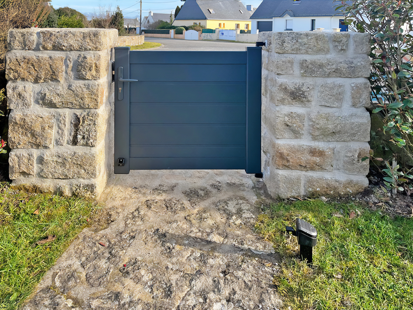 portillon en aluminium gris anthracite interieur