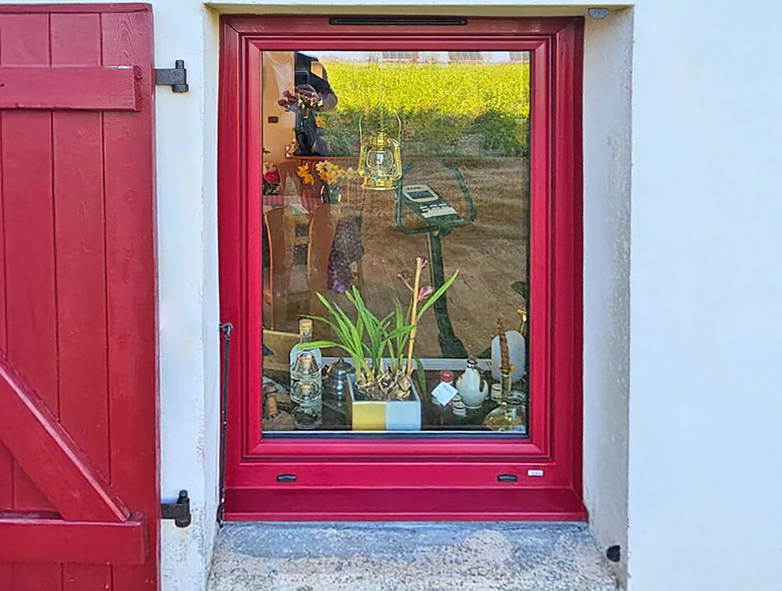 kiclos fenetre pvc rouge pourpre exterieur