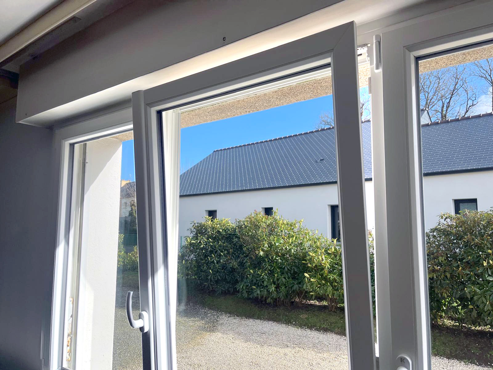 fenetre kiclos avec ouverture oscillo-battante en pvc blanc