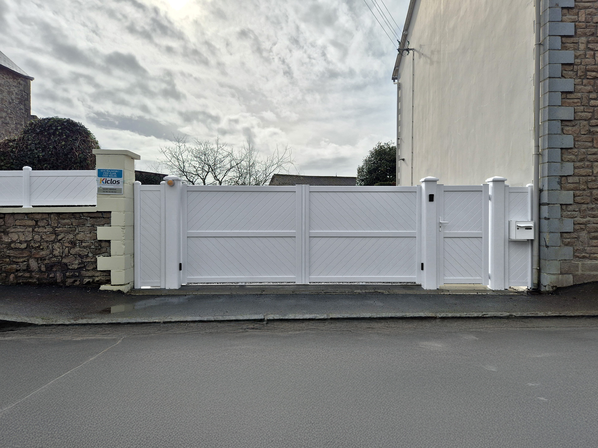 kiclos portail portillon cloture pvc blanc vue face