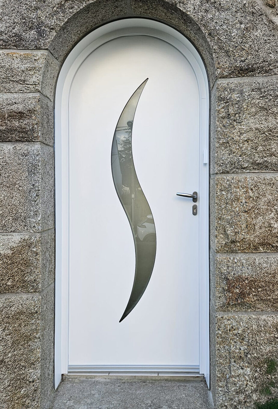 kiclos porte entree monobloc modele loft pvc blanc vue exterieure