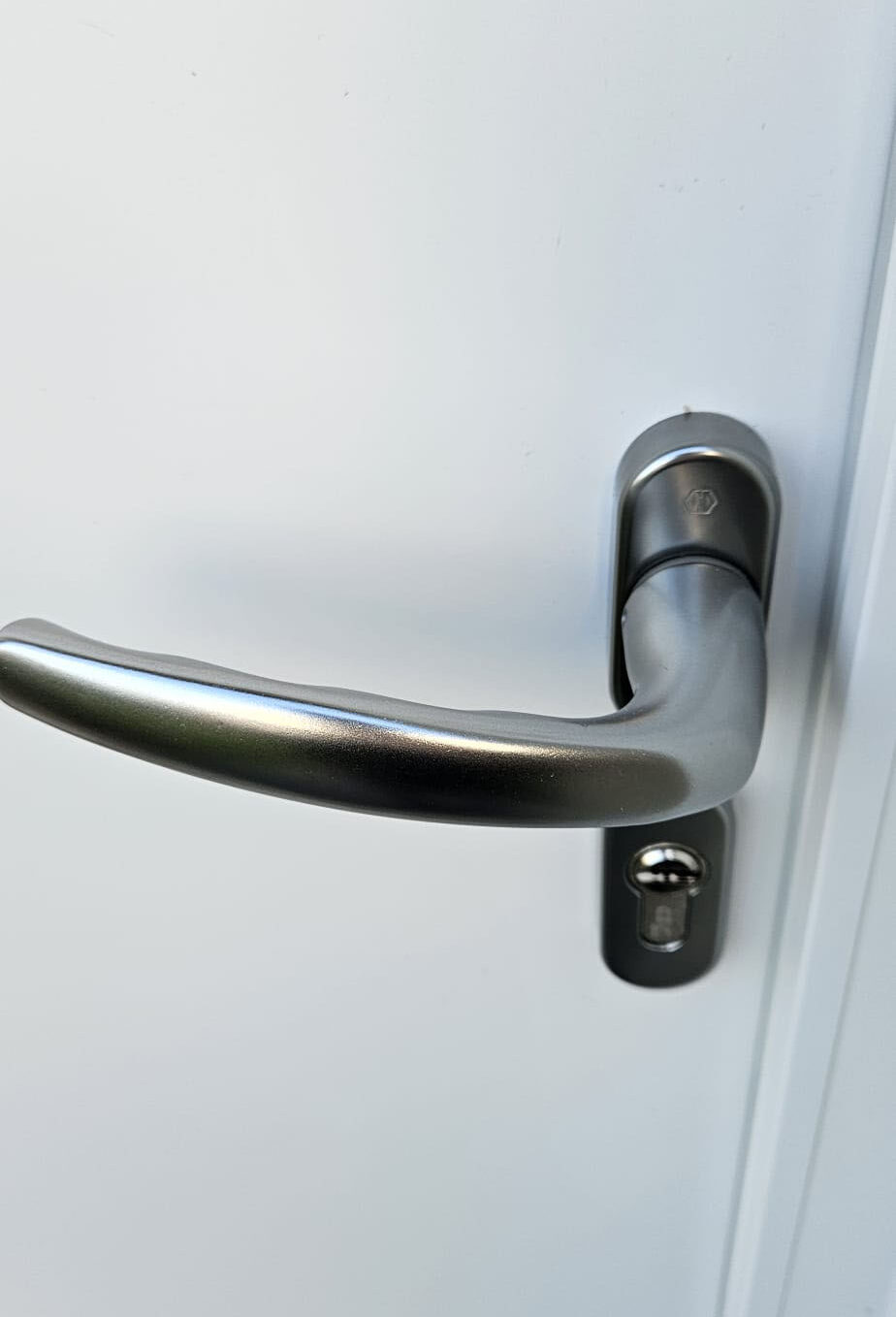 kiclos porte entree monobloc modele loft pvc blanc focus poignee