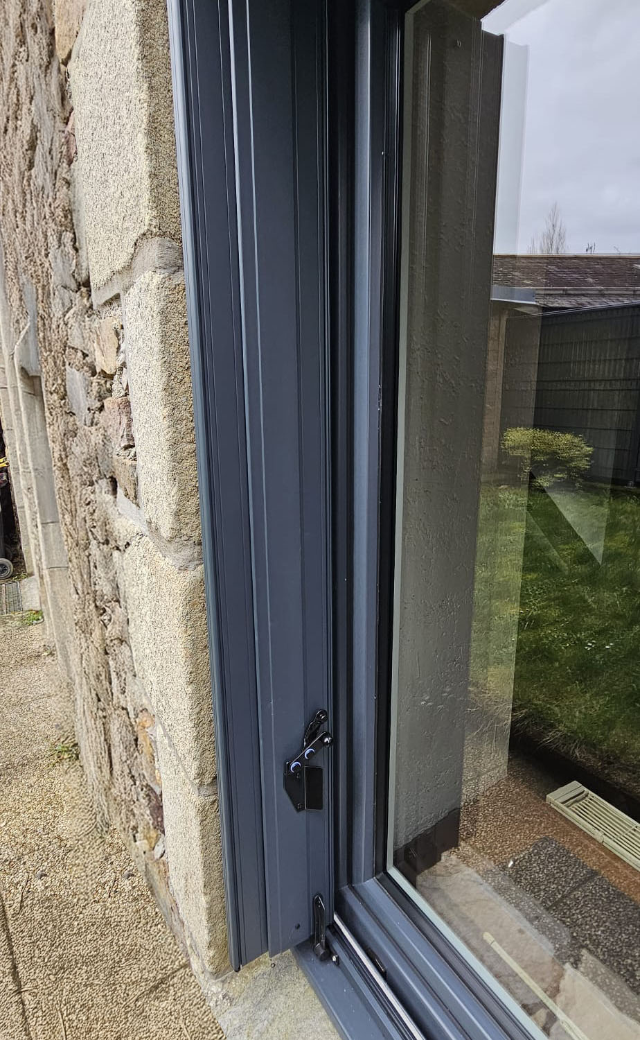 kiclos porte-fenetre persiennes coulissantes pvc gris anthracite focus volet