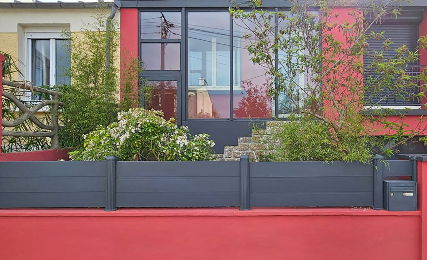 cloture gamme vezins kiclos en aluminium gris anthracite