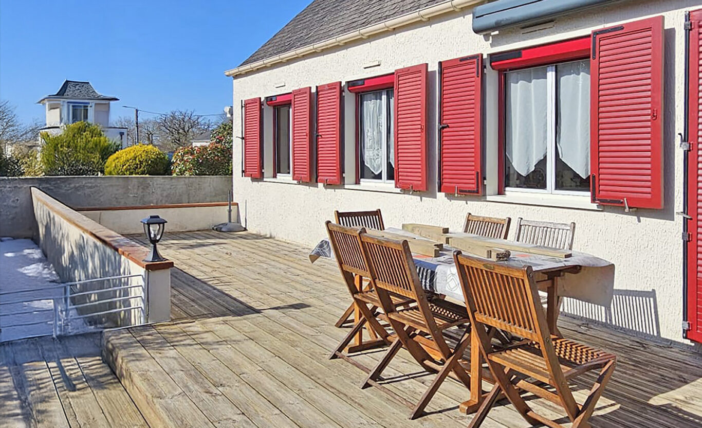 volets roulants kiclos en aluminium pourpre avec motorisation solaire