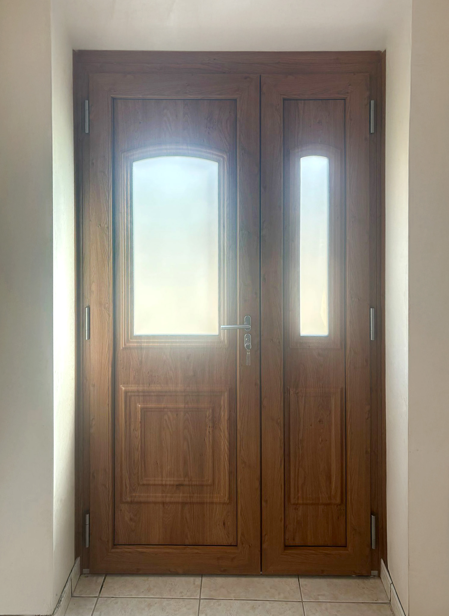 porte d'entree modele granala deux vantaux interieur joints en pierre aluminium bois